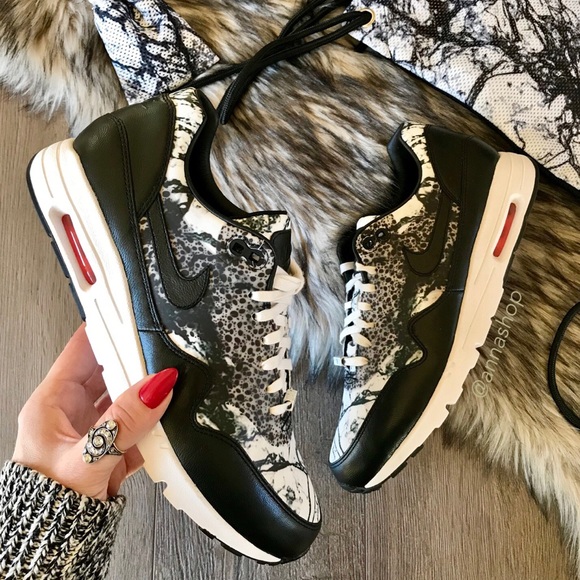 Nike Shoes - NWT Nike Marble Air Max Ultra